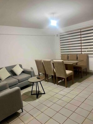 Interior - Encantadora Casa con Jardín (Cochabamba)