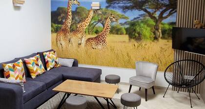 Charmantes Ferienhaus am Flussufer mit Terrasse, Pool und NĂ€he zum Zoo â ideal fĂŒr Familien!