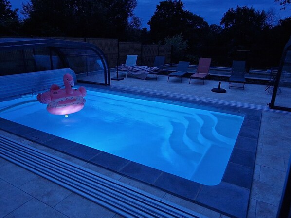 Pool - Riverside Retreat: Cozy 3BR Home, Near Zoo, Stunning Views, Free WiFi, Parking & More! (La Flèche)