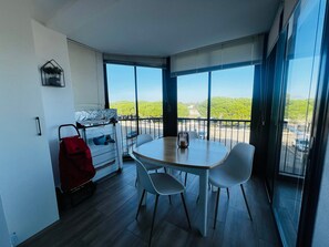 Dining - 2-Bedroom Apartment in Argelès-sur-Mer with Parking and Air Conditioning (Argelès-sur-Mer)