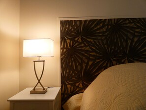 3 bedrooms, free WiFi, bed sheets - Contemporary Apartment in Epernon with Rooftop, Close to Train Station (Épernon)