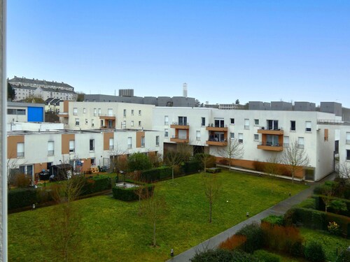 Contemporary Apartment in Epernon with Rooftop, Close to Train Station