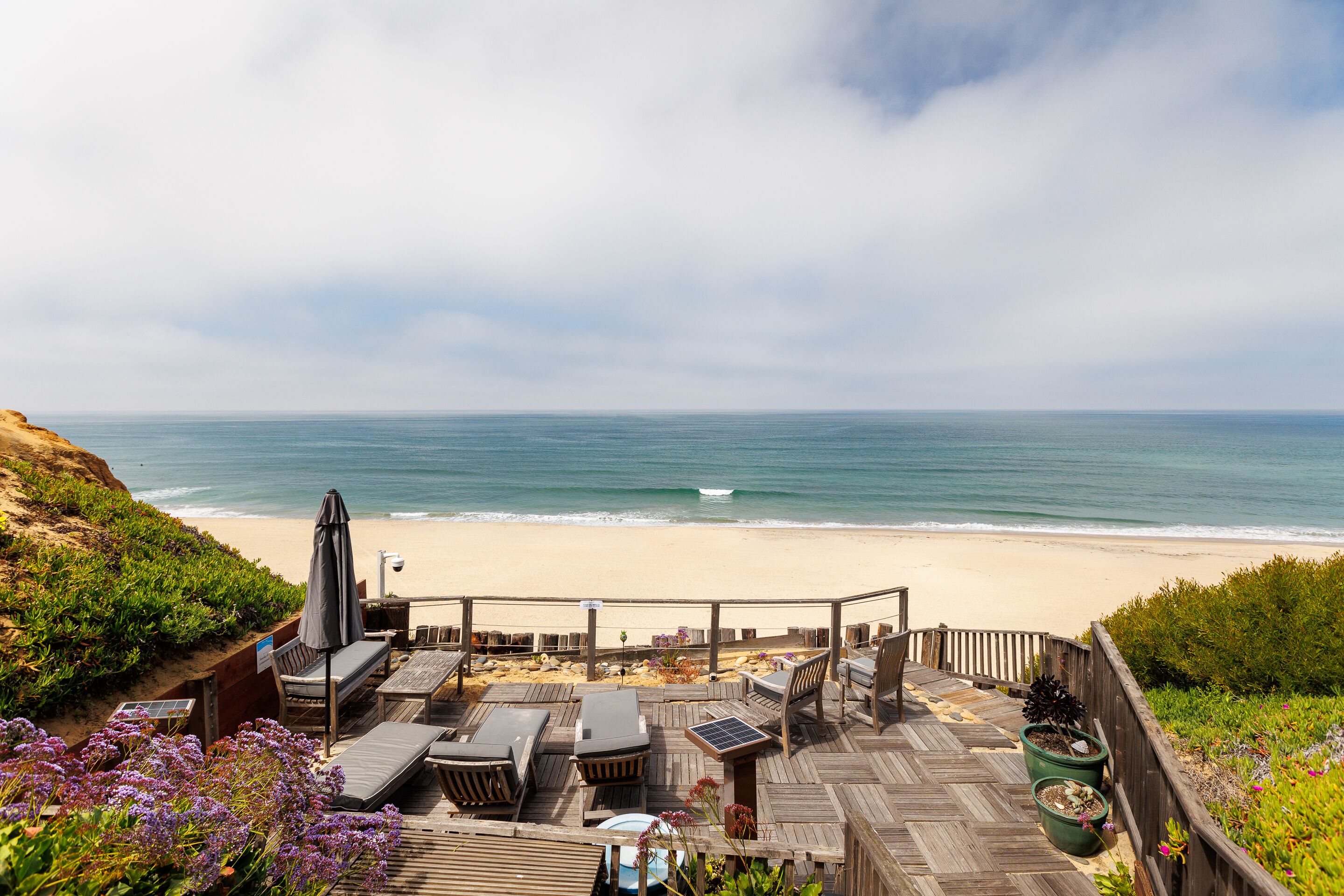 Last Minute Specials - Steps to Beach Access + Pool + Spa