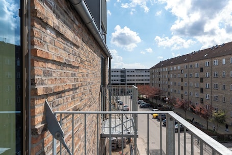 M Studio, Kitchen, Balcony, Single Bed | Balcony