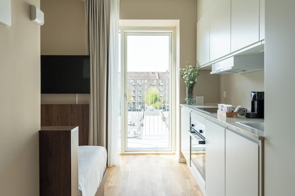 Studio, balkon | Luxe beddengoed, een kluis op de kamer, individueel gedecoreerd