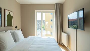 Large Studio, Kitchen, Balcony
