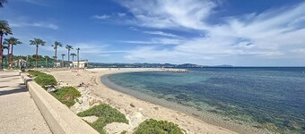 Sunny Modern Apartment Near Sandy Beach, La Ciotat (2-4 Guests)