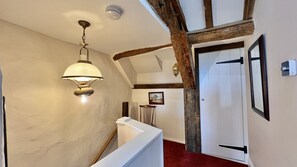Interior - Cozy Cottage (Wellington)