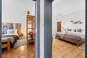 4 camere, una scrivania, ferro/asse da stiro, Wi-Fi