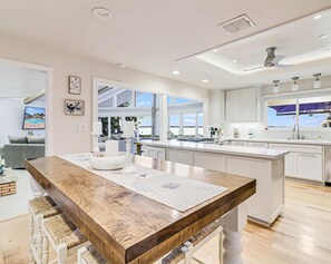 Rumah, 4 kamar tidur | Dapur pribadi | Lemari es, oven, kompor, dan mesin pembuat kopi/teh