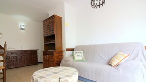 Unclassified image, 4 of 20, button - One-Bedroom Apartment in Central Santa Margarita, Close to Beach (Roses)