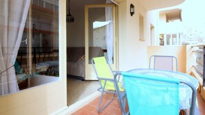 Unclassified image, 5 of 20, button - One-Bedroom Apartment in Central Santa Margarita, Close to Beach (Roses)
