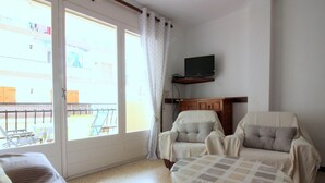 Unclassified image, 3 of 20, button - One-Bedroom Apartment in Central Santa Margarita, Close to Beach (Roses)