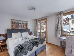 3 bedrooms, free WiFi - Spacious Val Thorens Apartment 3 Bedrooms with Sauna and Ski-in/Ski-out Access (Val Thorens)