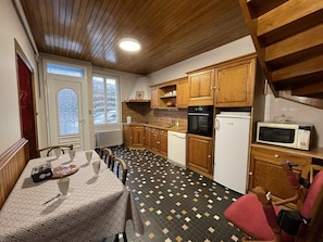 Kühlschrank, Mikrowelle, Geschirrspüler