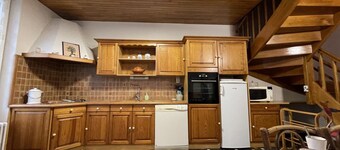 Family cottage in Bourbonnais Mountain, pets allowed, Wi-Fi