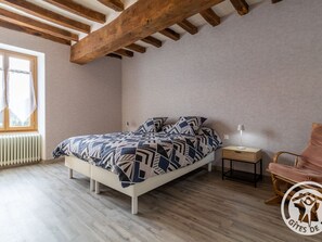 2 Schlafzimmer, Reisekinderbett, kostenloses WLAN, Bettwäsche