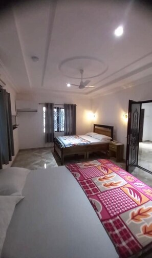 2 habitaciones, tabla de planchar con plancha y wifi gratis 