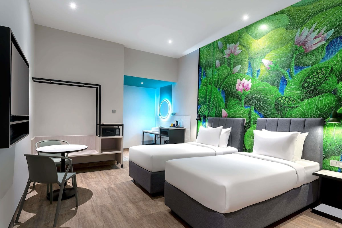 Minibar, coffres-forts dans les chambres, décoration personnalisée