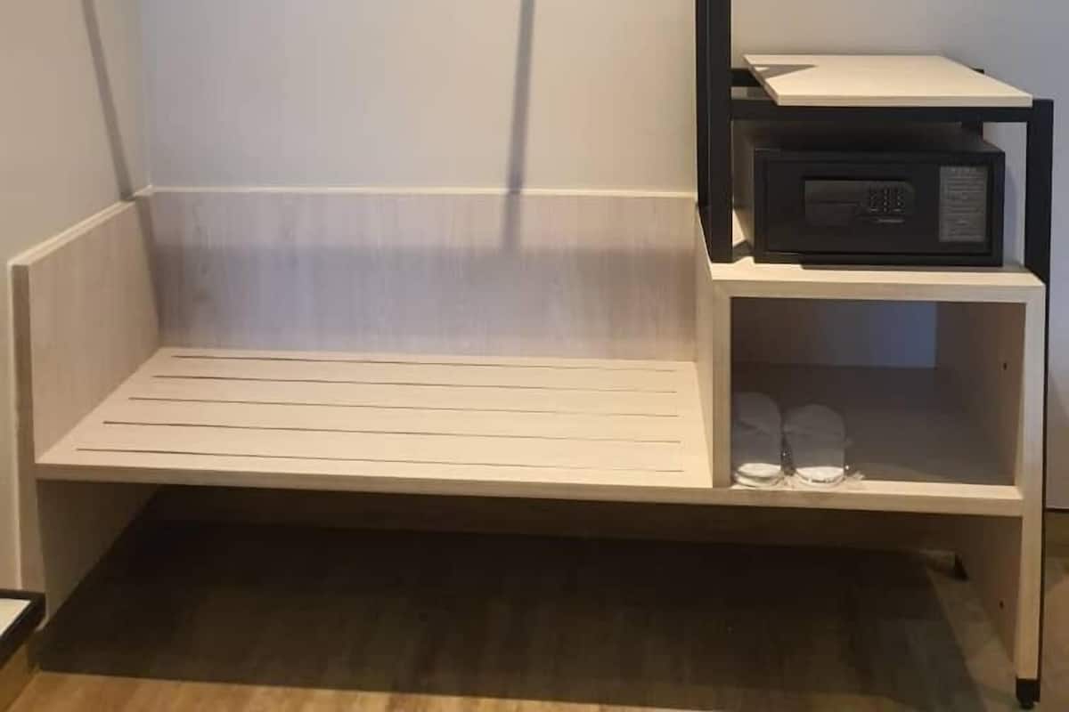 Minibar, in-room safe, individually decorated, individually furnished