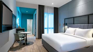 Minibar, in-room safe, individually decorated, individually furnished