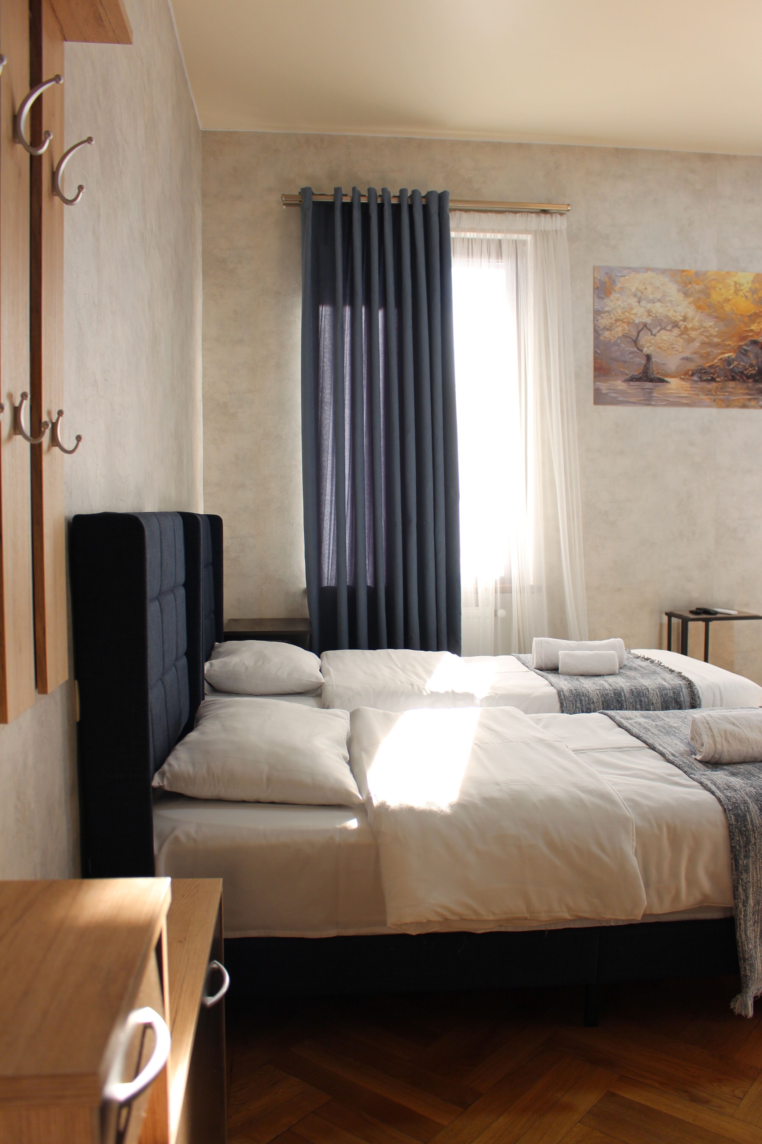 Premium bedding, memory foam beds, desk, soundproofing