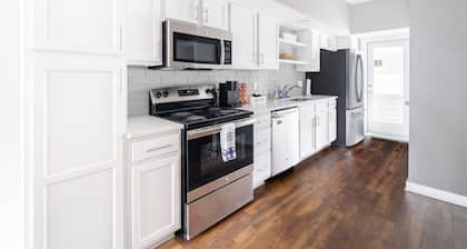 Luxury Downtown Townhome w/ Private Garage Unit 7