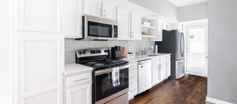 Luxury Downtown Townhome w/ Private Garage Unit 7