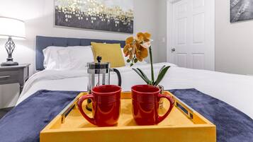 1 bedroom, desk, free WiFi, bed sheets