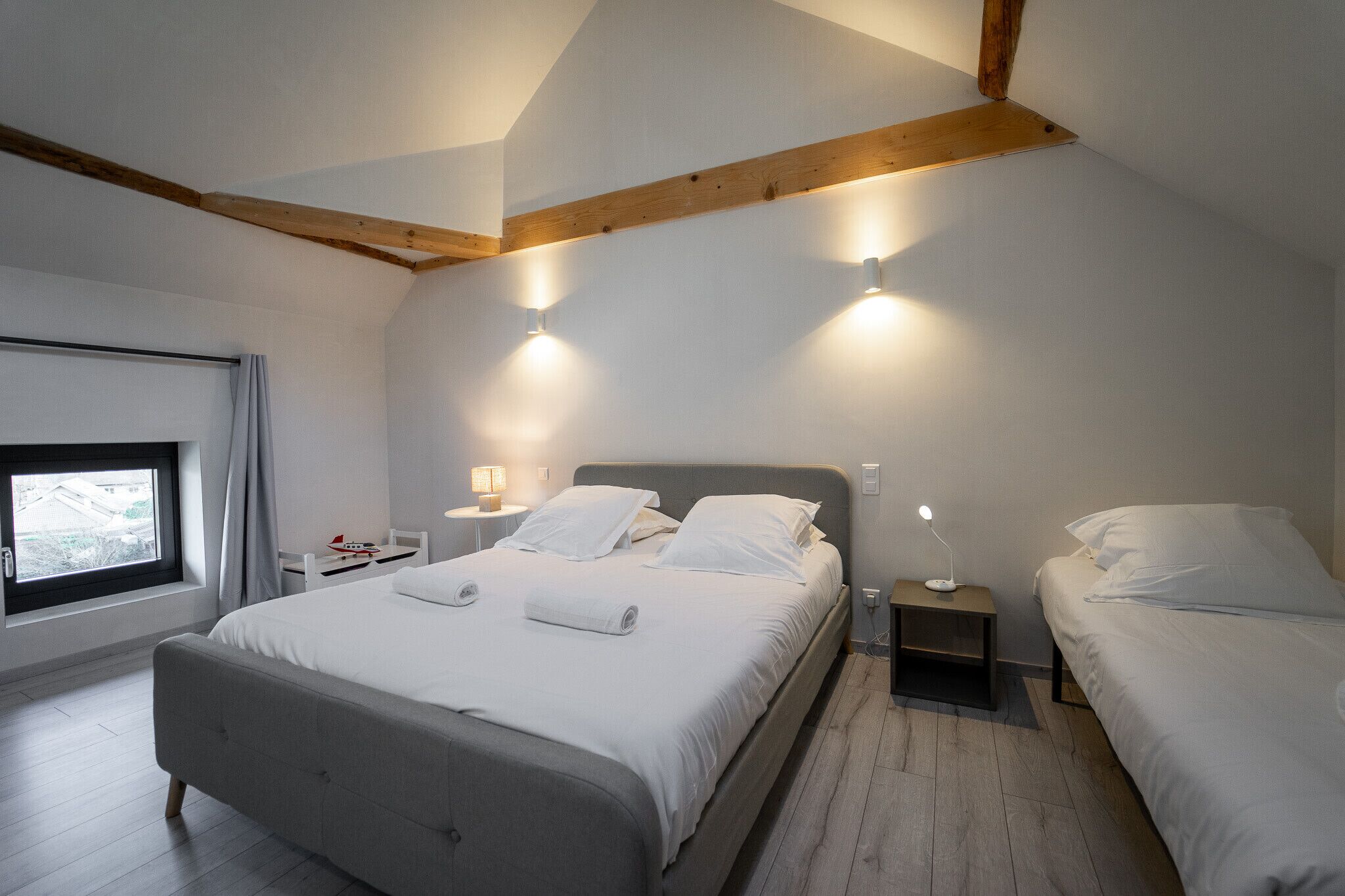 3 slaapkamers, een strijkplank/strijkijzer, wifi, beddengoed