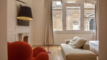 Appartamento Comfort | 1 camera, con stile personalizzato, postazione laptop, insonorizzazione