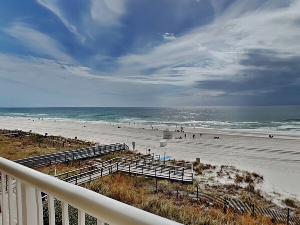 On the beach - Gulf Front Studio with Resort Amenities (Panama City Beach)