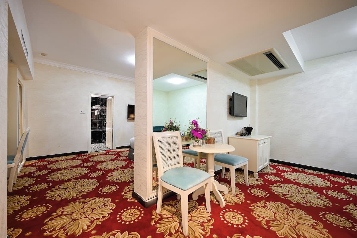 Family Quadruple Room, Connecting Rooms | Minibar, in-room safe, desk, blackout drapes