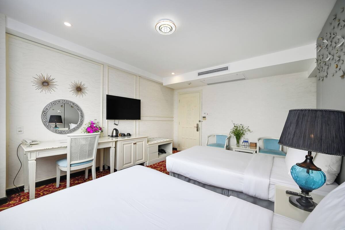 Minibar, két bảo mật tại phòng, bàn, màn/rèm cản sáng 