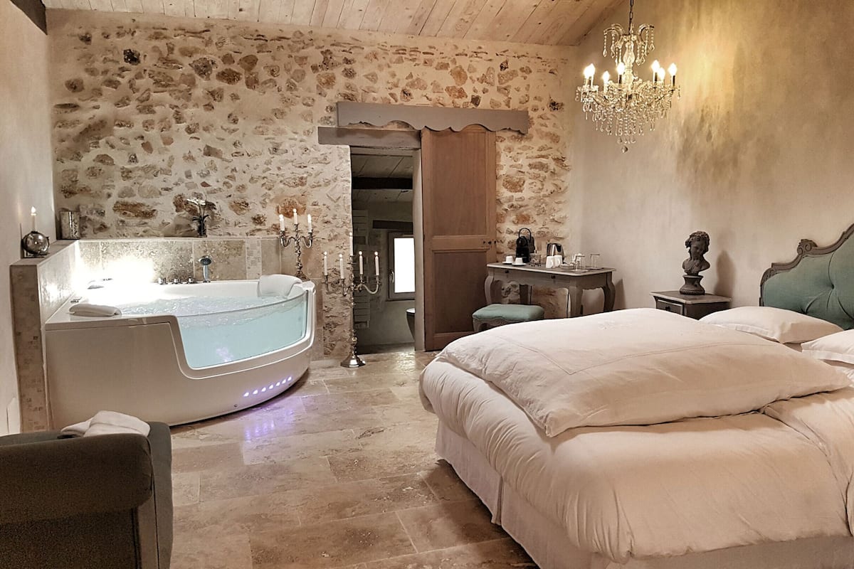 Exclusive Room, Private Bathroom, Hill View | Individually decorated, individually furnished, soundproofing