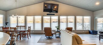 Waterfront Lake of the Ozarks Home w/ Private Dock