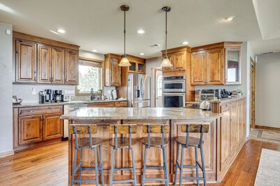 Hot Tub, Pool: 40-acre Horse Ranch in Kiowa!