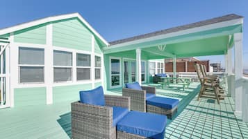 House (5 Bedrooms) | Interior