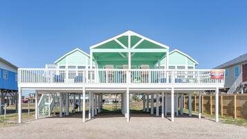 House (5 Bedrooms) | Interior