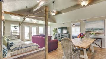 House (5 Bedrooms) | Interior