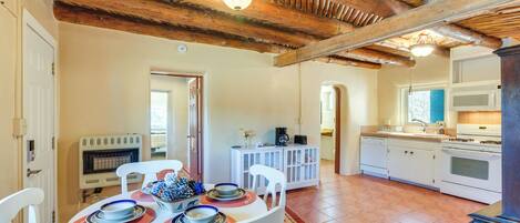 Cottage (2 Bedrooms) | Front of property