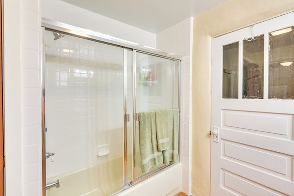 Cottage (2 Bedrooms) | Interior