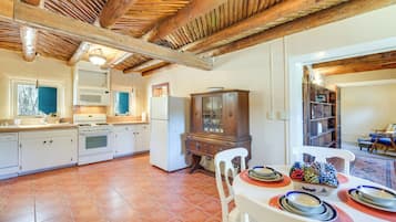 Cottage (2 Bedrooms) | Interior