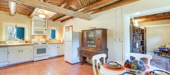 Near Hiking & Skiing: Mora Cottage w/ Mtn Views