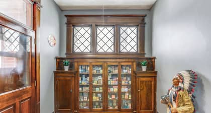 Historic Tiffin Home ~ Half Mi to University!