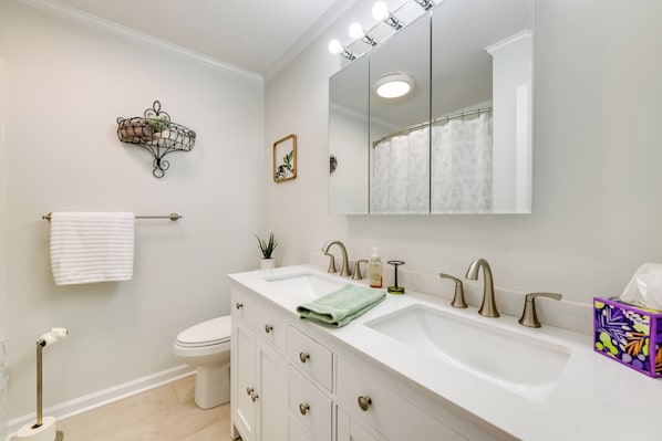 House (3 Bedrooms) | Interior - Charming Emporia Home w/ Deck & Patio! (Emporia)