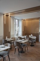 Desayuno buffet todos los días (con cargo)