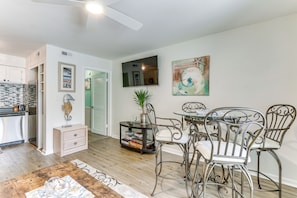 Interior - Hilton Head Island Condo w/ Coligny Beach Access! (Hilton Head Island)