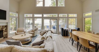 Spacious Cottage on Lake Michigan: Stunning Views!