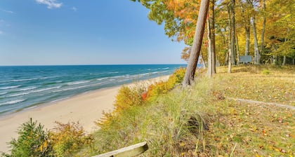 Spacious Cottage on Lake Michigan: Stunning Views!